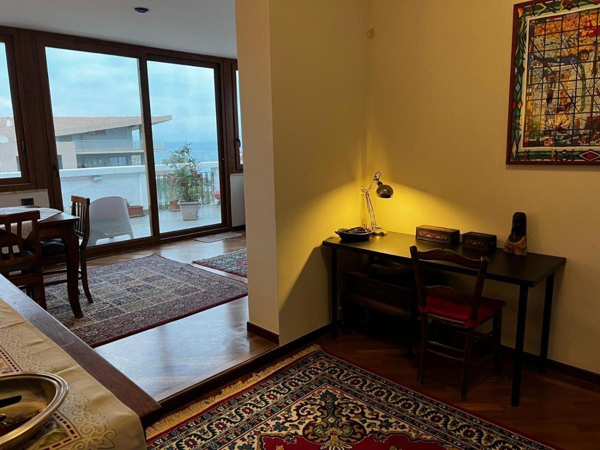 Casa Malu Apartment เมสซีนา ภายนอก รูปภาพ